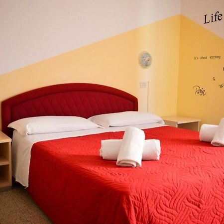 Hotel Cirene Rimini Extérieur photo