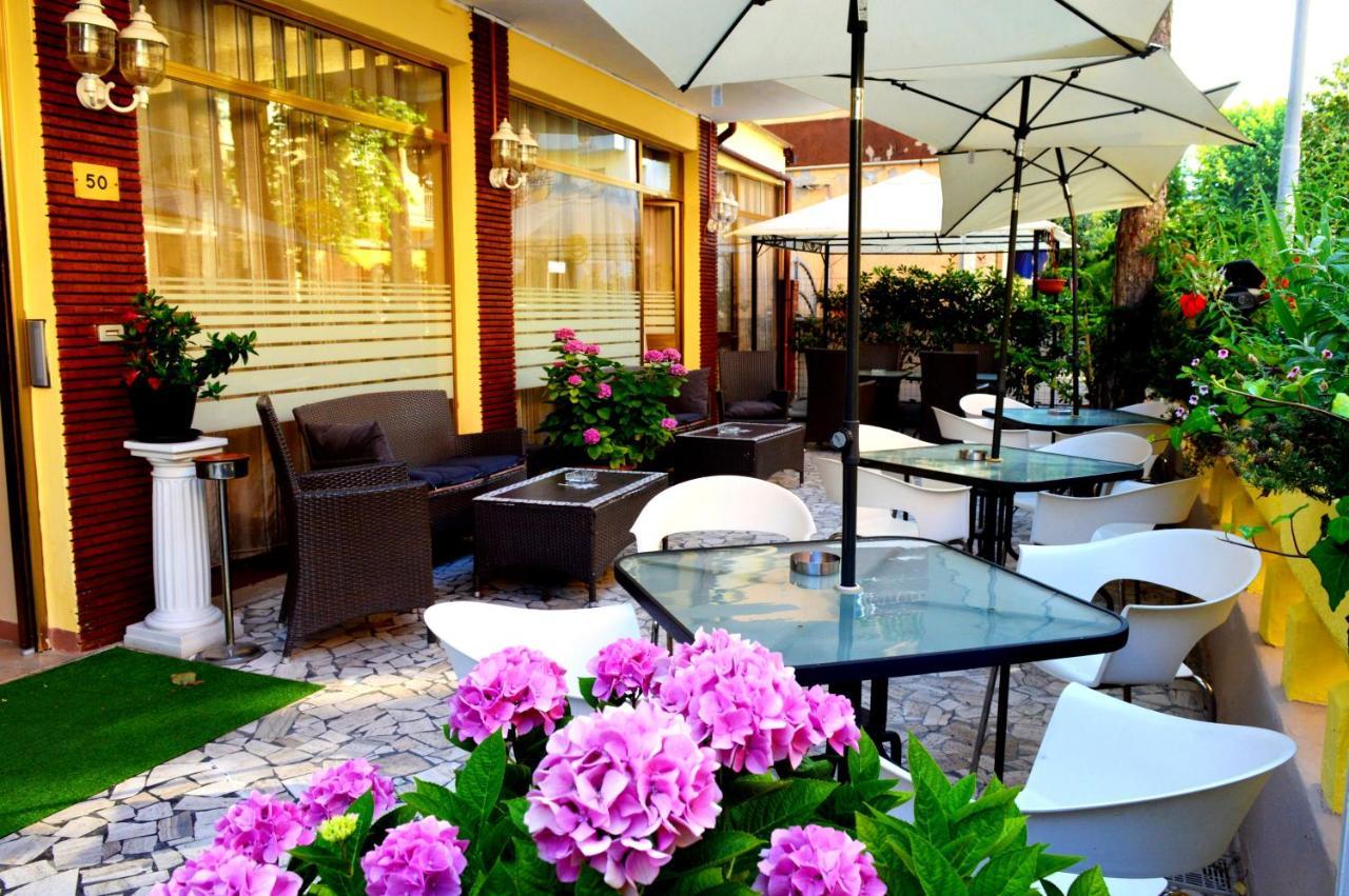 Hotel Cirene Rimini Extérieur photo