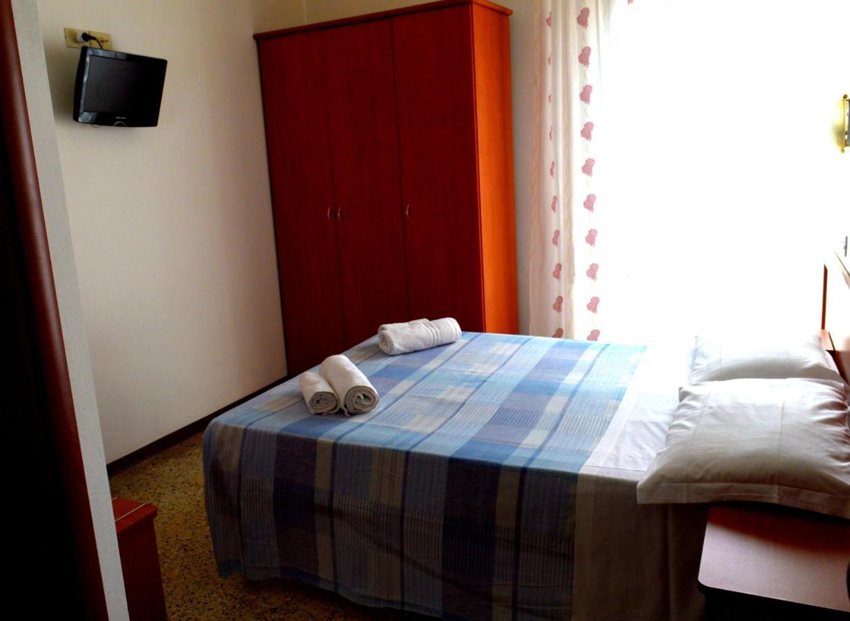 Hotel Cirene Rimini Extérieur photo