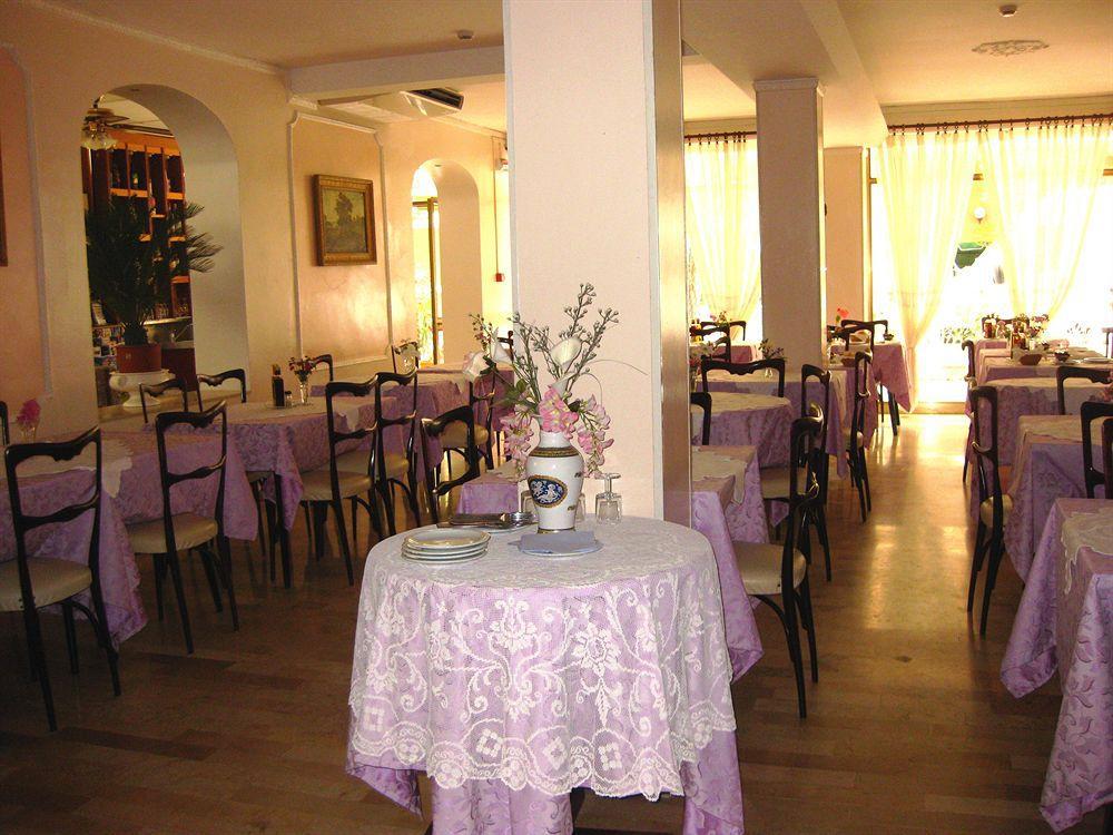 Hotel Cirene Rimini Extérieur photo