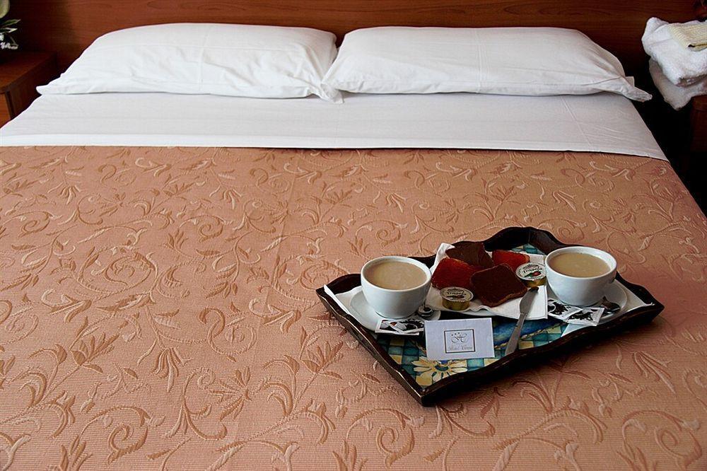 Hotel Cirene Rimini Extérieur photo