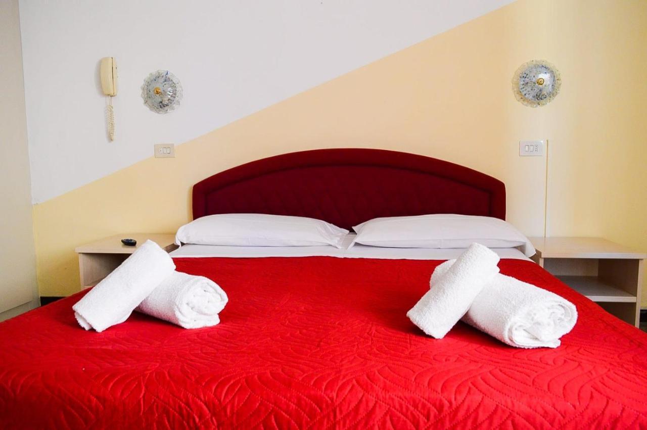 Hotel Cirene Rimini Extérieur photo