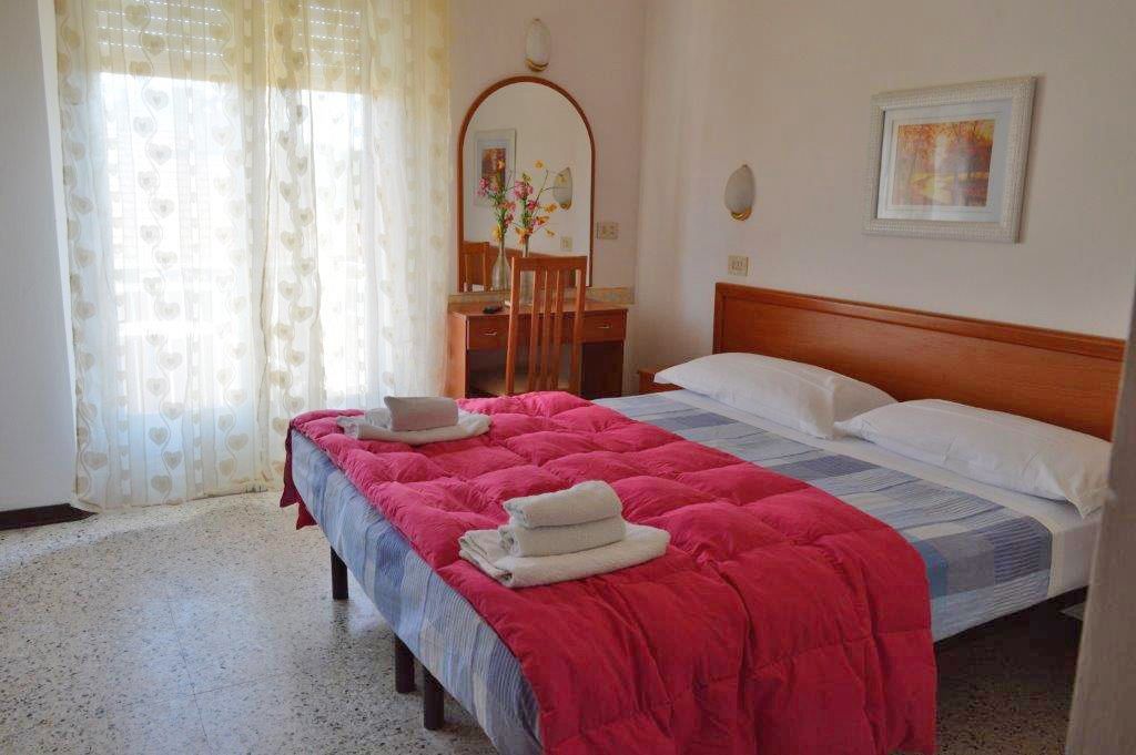 Hotel Cirene Rimini Extérieur photo